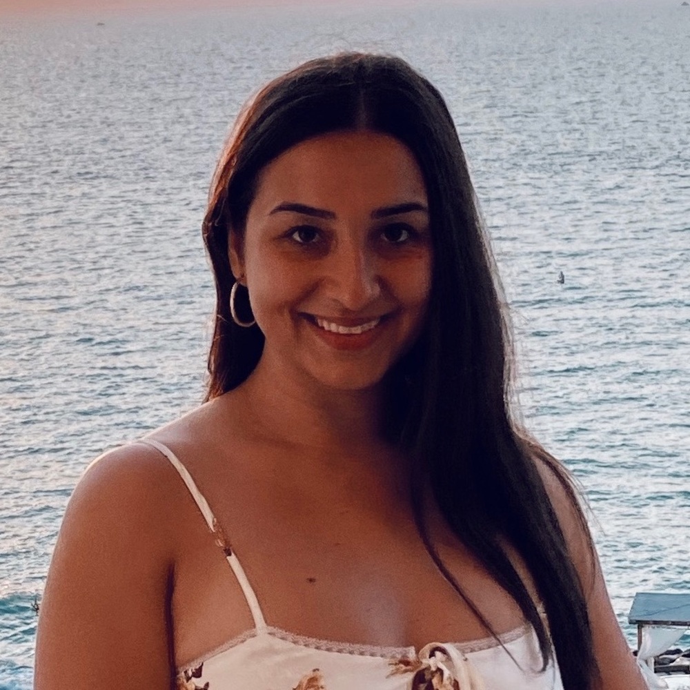 Meet your Posher, Amela